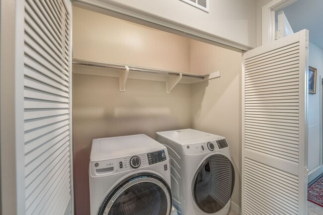 Building Photo - 232 Keeper