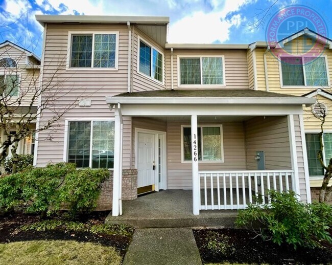 Building Photo - Beautiful Village Townhome!! Double Garage- Great Sunnyside Location!! Pet Friendly Princeton Vil...