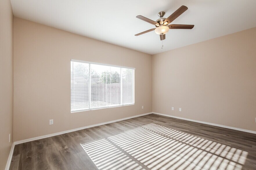 Building Photo - 14815 W Dovestar Dr