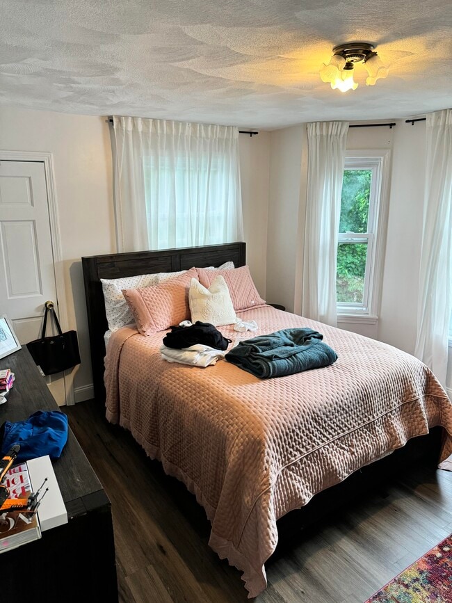 Building Photo - 95 Cherry St