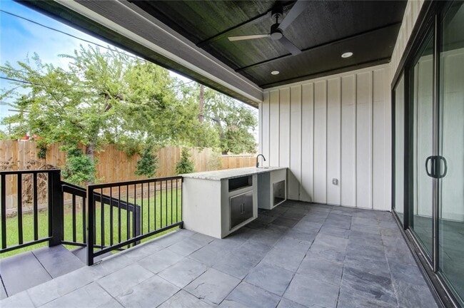 Building Photo - 2118 Nina Lee Ln