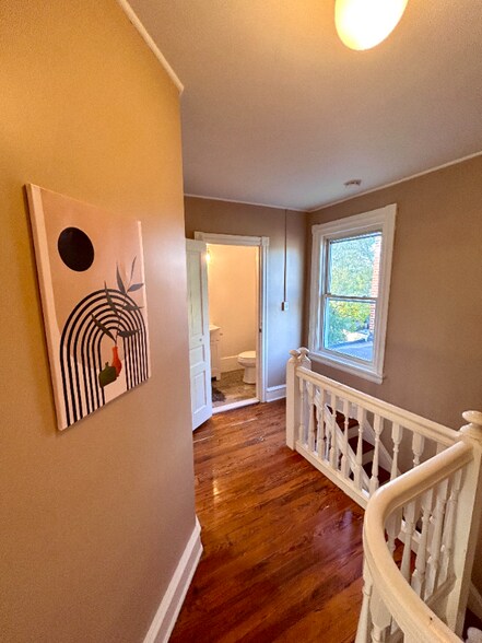 Building Photo - 1603 W 13th St