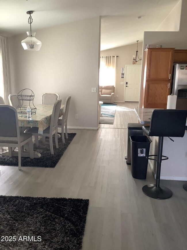 Building Photo - 10432 W Granada Rd