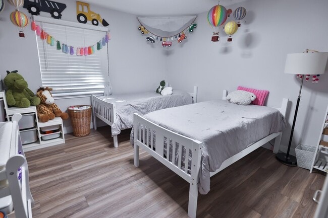 Building Photo - 16322 Southampton Dr