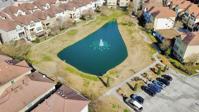 Building Photo - 2707 King's Retreat Cir