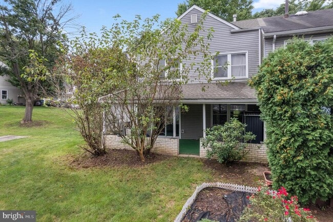 Building Photo - 1578 Yeakel Way