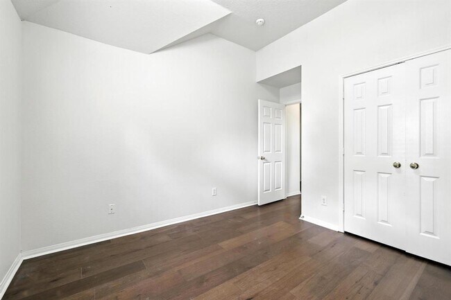 Building Photo - 14411 Gadshill Cir