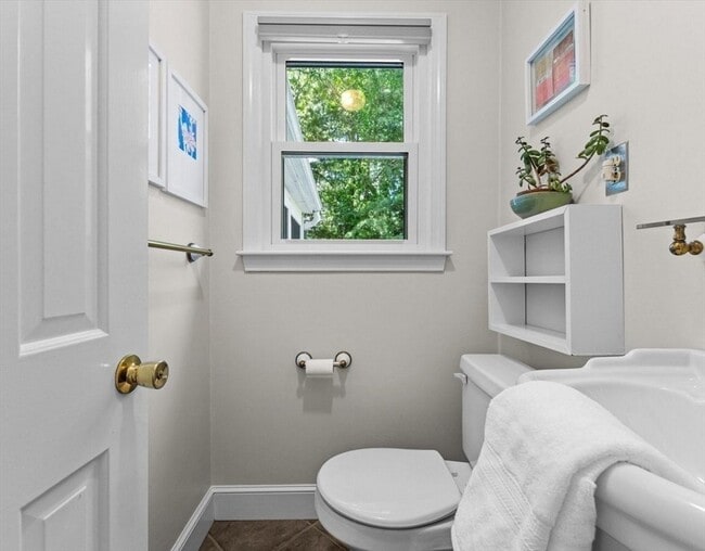 Building Photo - 9 Pleasantview Terrace