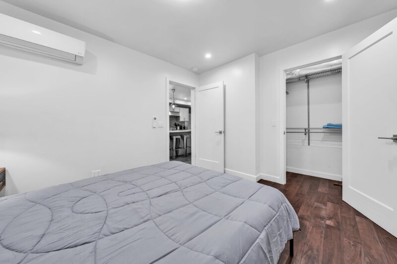 Building Photo - 3014a Pine St