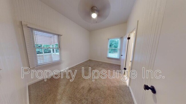 Building Photo - 648 Reeds Ave