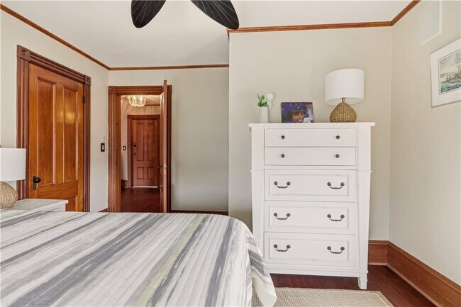 Building Photo - 23 Clinton St