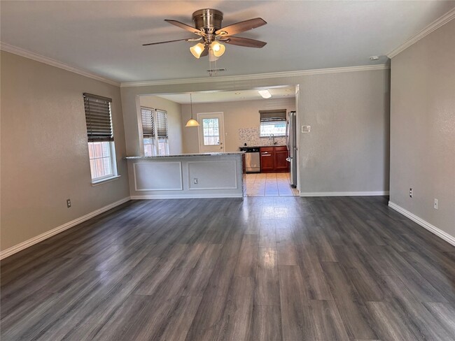 Building Photo - 5925 McKaskle Dr