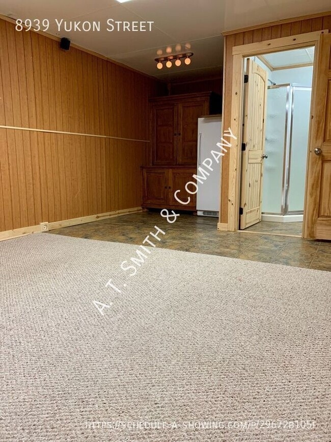 Building Photo - 8939 Yukon St