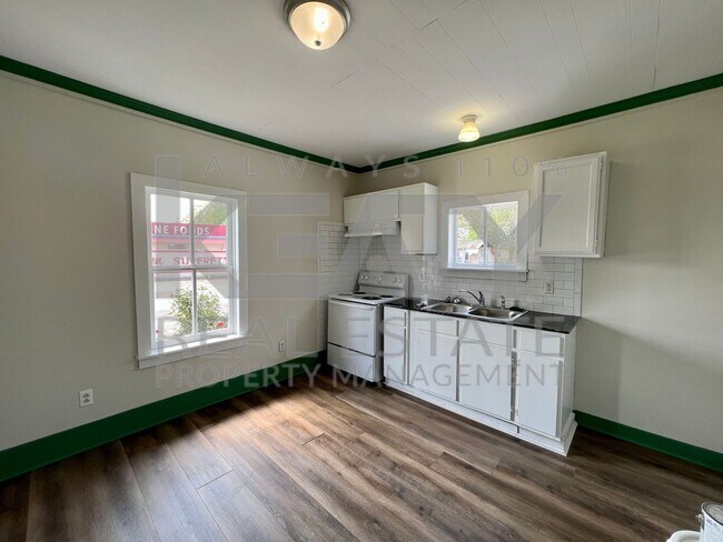 Building Photo - 2 Bedroom, 1 Bathroom House in Freetown!