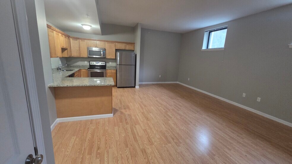 G104 Living Room - 81 Birch St