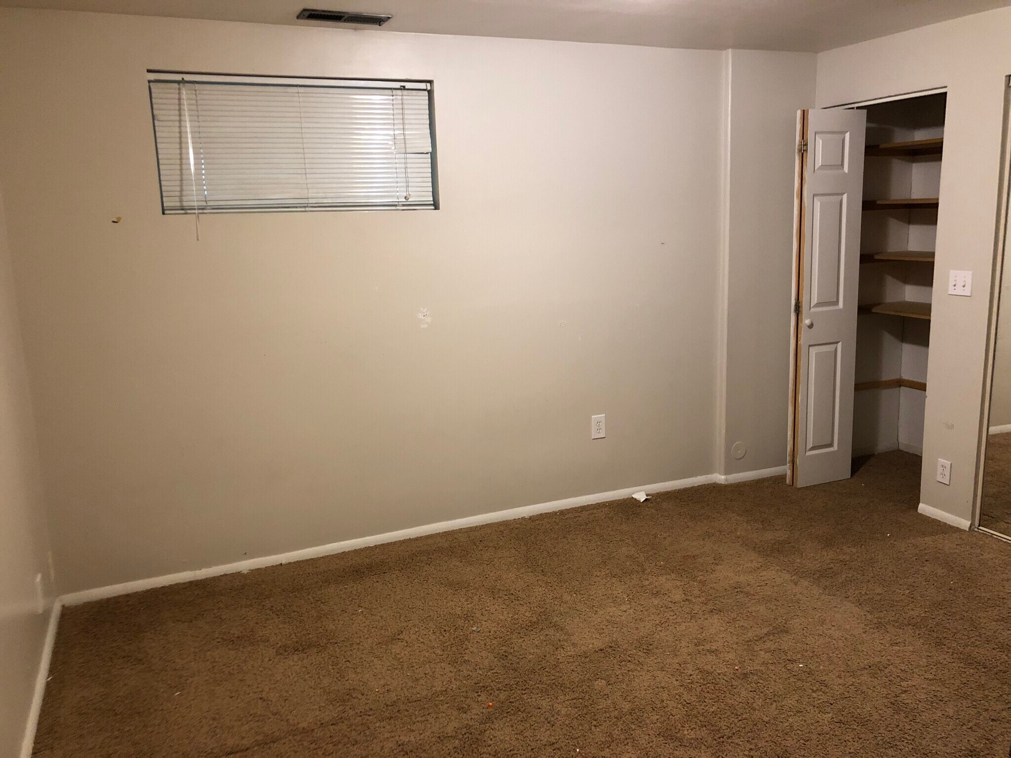 Building Photo - 7928 S DA VINCI DR