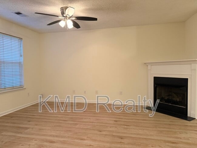 Building Photo - 10013 University Park Ln