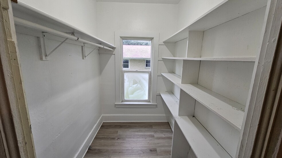 Walk-in Pantry #1 - 903 W Conger St