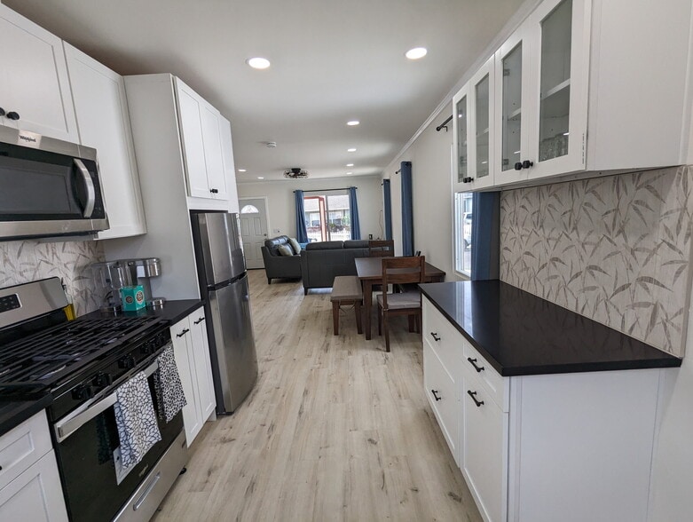 Building Photo - 1041 2nd St