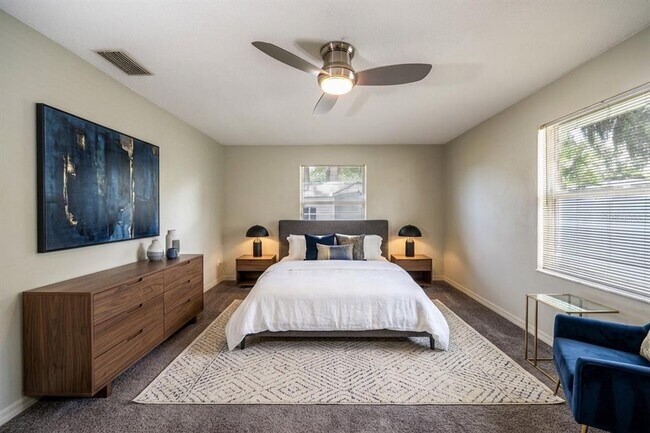 Building Photo - 923 Sand Crest Dr