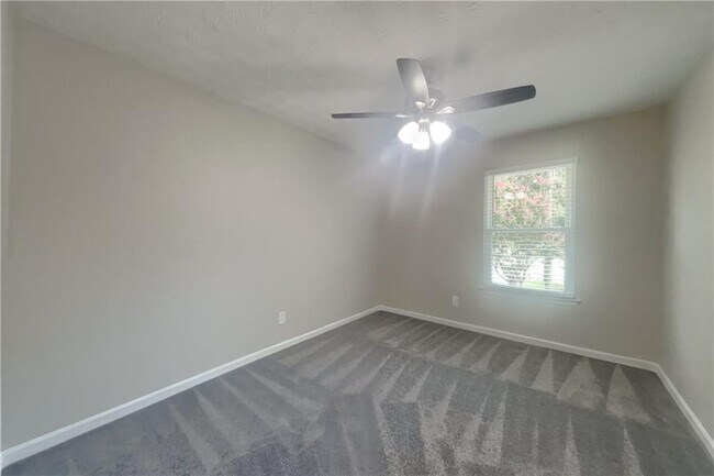 Building Photo - 1842 Jarrett Dr