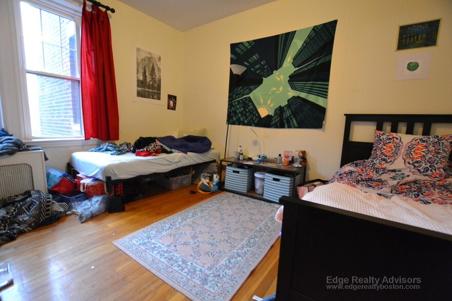 Building Photo - 2003 Commonwealth Ave