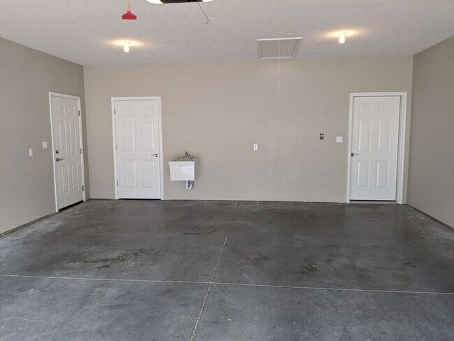Building Photo - Step-free living with a wheelchair-accessible kitchen and primary bathroom, plus beautiful views ...