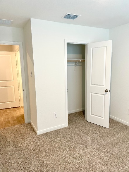 Building Photo - 264 Denali Dr