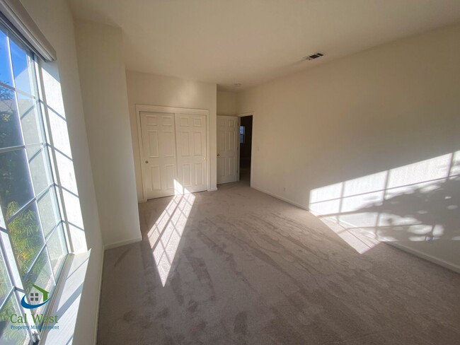 Building Photo - $6995-Amazing 4 Bed/3 Bath Home in Mtn. Vi...