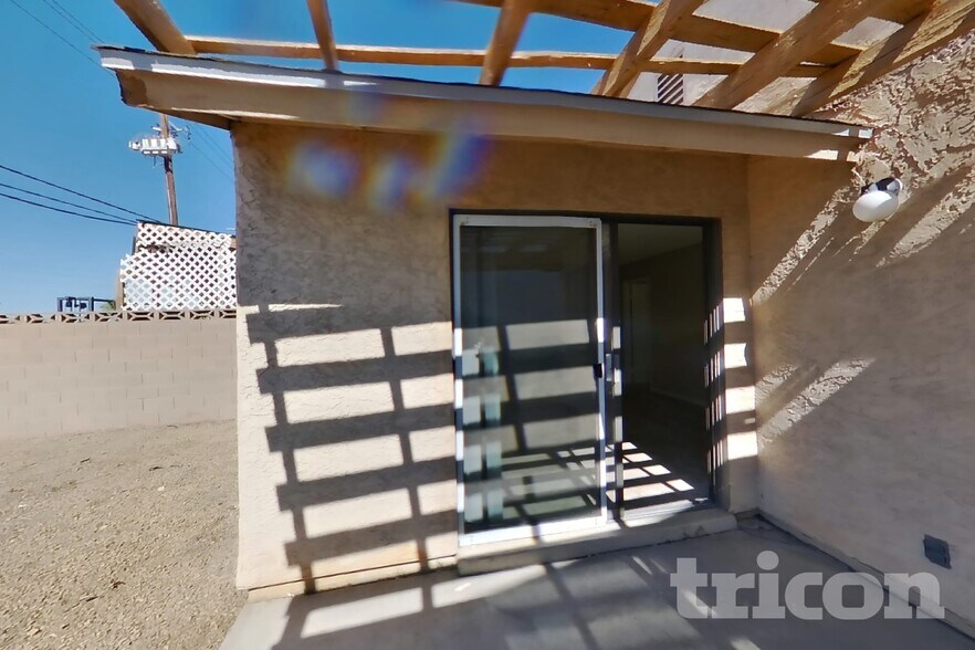 Building Photo - 5429 Requa Ave