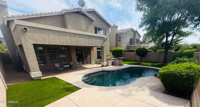 Building Photo - 4836 E Eden Dr