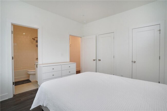Building Photo - 1815 Gotham Ln NE