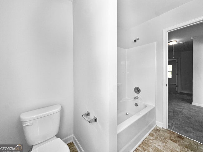 Building Photo - 241 Daisy Cir