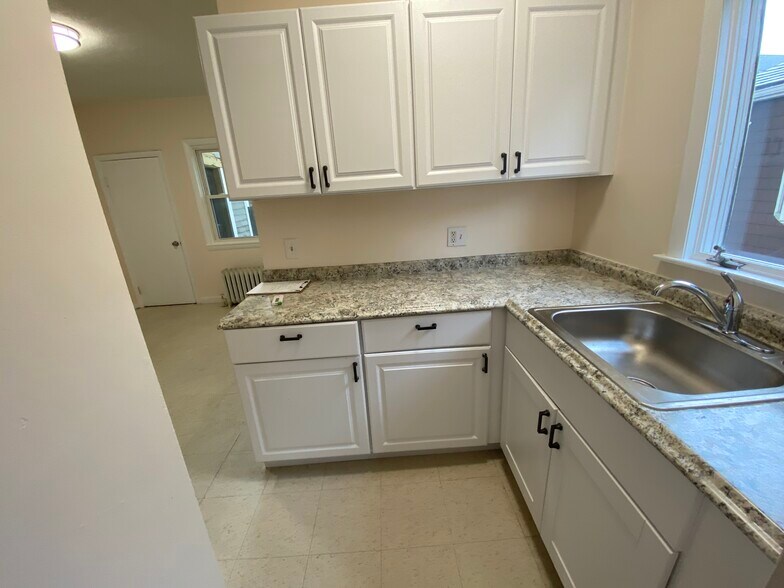 Building Photo - 33 Everett Ave