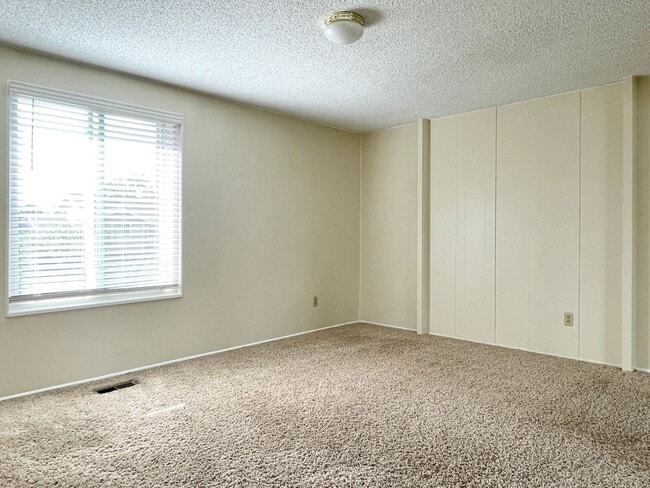 Building Photo - Skiers Haven Near Cottonwood Canyons!