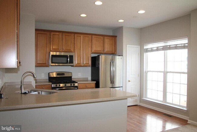 Building Photo - 157 Hudson Dr