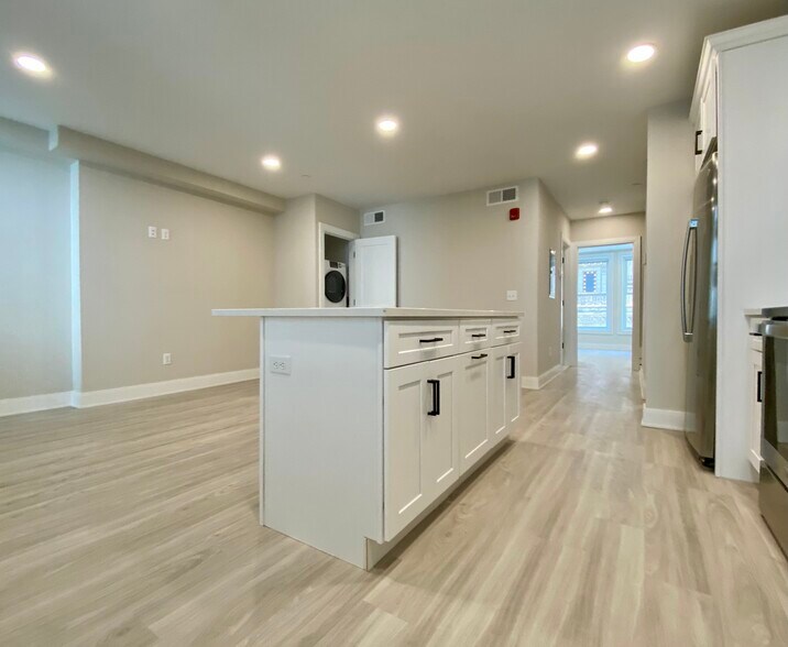 Building Photo - 230 Tremont St