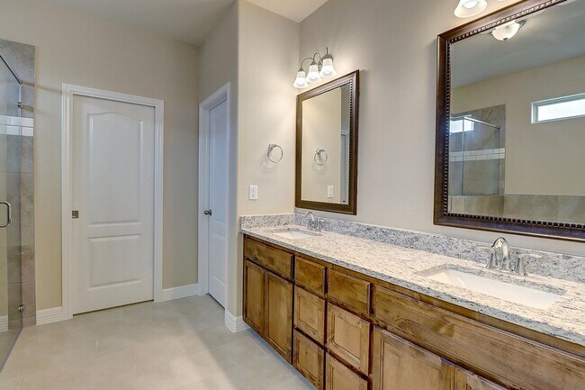 Building Photo - 2202 Crystal Bay Dr.