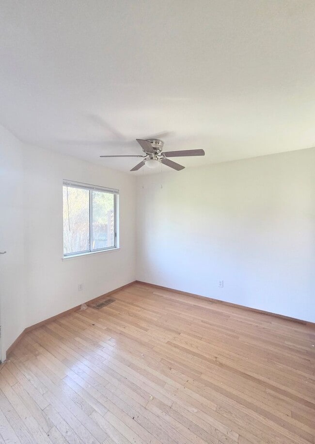 Building Photo - 3 bedroom 2 bathroom Cotati Gem