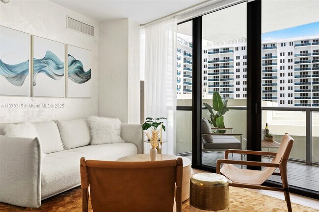 Building Photo - 2201 Collins Ave