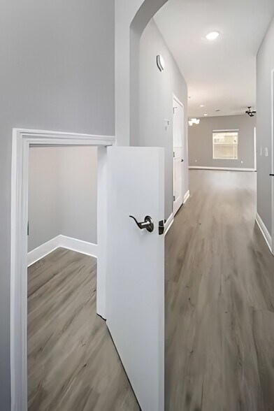 Building Photo - 319 Carmel Dr