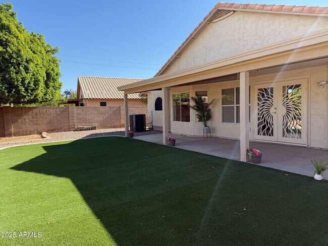 Building Photo - 1030 S Brentwood Ct