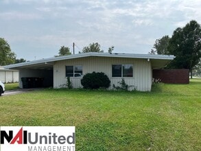 Building Photo - Three bedroom, one bathroom duplex for rent