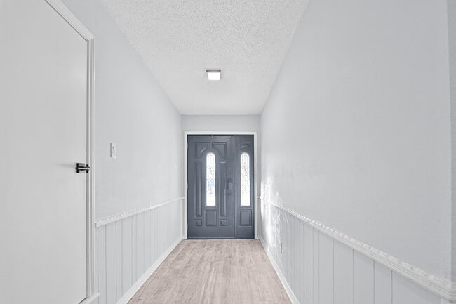 Building Photo - 6907 Avenue W