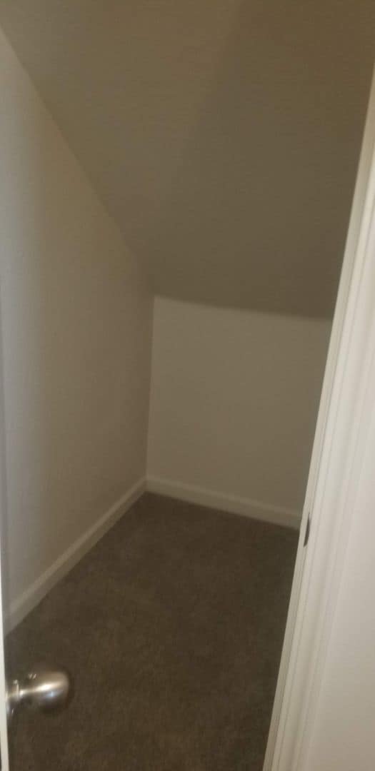Building Photo - Beautiful Private In-Law Suite – Move-In R...