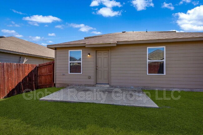 Building Photo - 7139 Quarter Moon