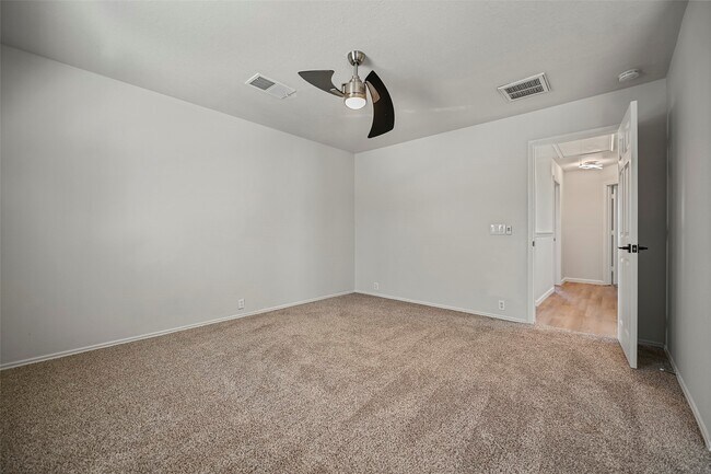 Building Photo - 9718 Coyote Creek Dr