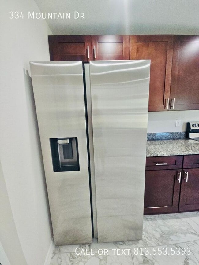 Building Photo - 334 Mountain Dr