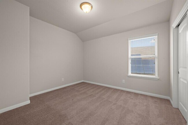 Building Photo - 1713 Morts Pl