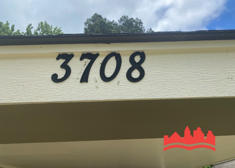 Building Photo - 3708 St Elmo Ave